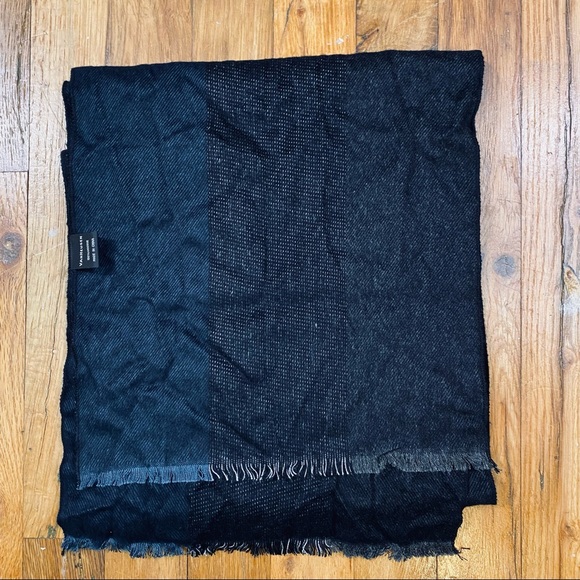Van Heusen Other - NWOT Van Heusen Short Fringe Winter Scarf Navy Blue Black